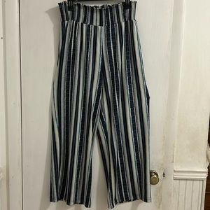 NWT Zac & Rachel Women’s Petite Wide Leg Ivory & Blue Stripped Pull on Pants